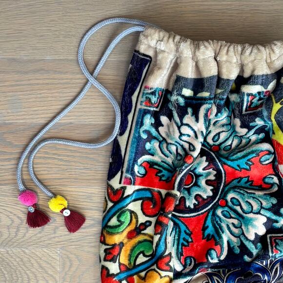NWT Johnny Was Moda Cozy Soft Drawstring Bag No Blanket Boho Floral Multicolor - Picture 8 of 10
